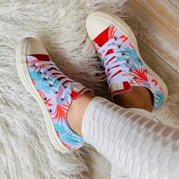 Converse Shoes - NWT Converse ID Custom Print low Tops
